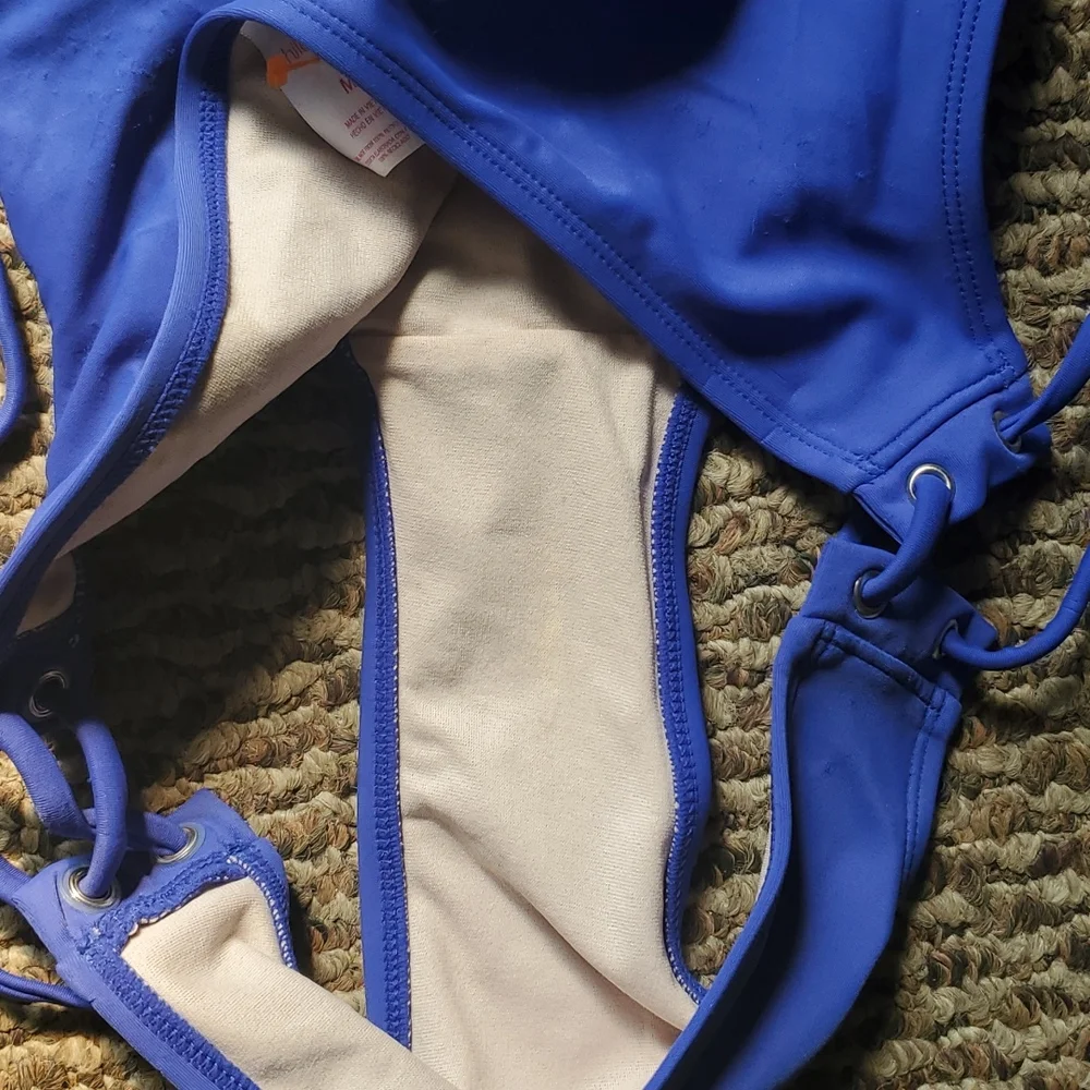 Bikini - Picture 5 of 5